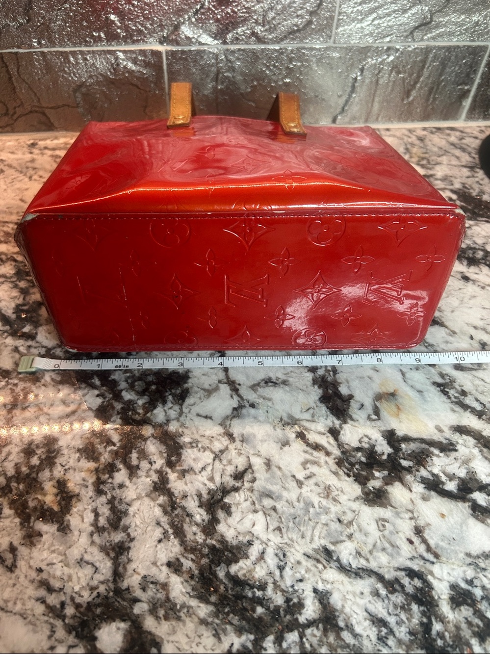 LOUIS VUITTON Vernis Red Reade PM M91088 - Picture 6 of 16